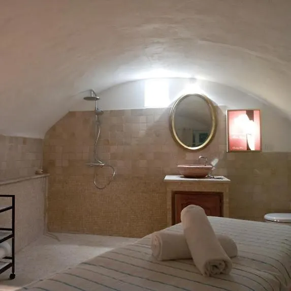 Suite Petite -Nice - Spa-Jacuzzi - Massage- Sauna - 4 Saisons - Piscine Chauffee Toute L'Annee - Pool View- Heated Pool 800M City Centre Nyons 0*,  Franciaország
