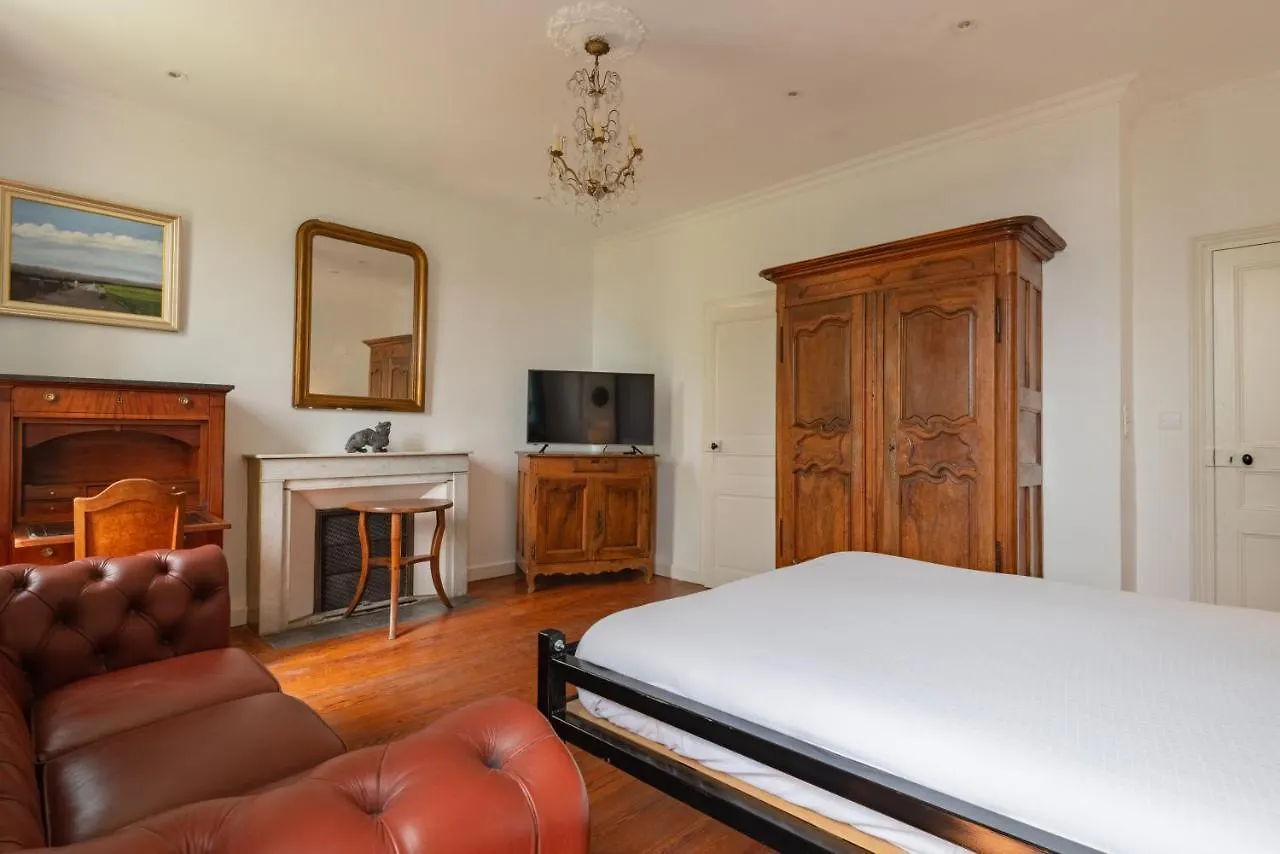 Suite Petite -Nice - Spa-Jacuzzi - Massage- Sauna - 4 Saisons - Piscine Chauffee Toute L'Annee - Pool View- Heated Pool 800M City Centre Nyons Panzió