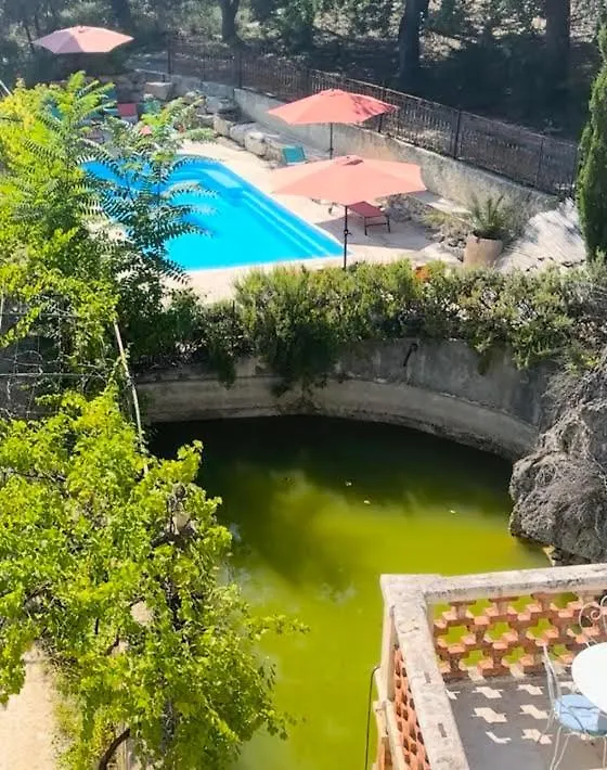 Suite Petite -Nice - Spa-Jacuzzi - Massage- Sauna - 4 Saisons - Piscine Chauffee Toute L'Annee - Pool View- Heated Pool 800M City Centre Nyons Panzió