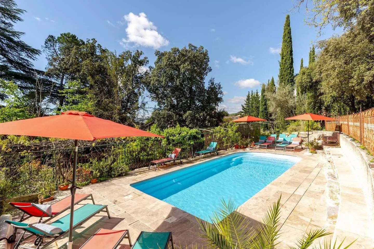 Suite Petite -Nice - Spa-Jacuzzi - Massage- Sauna - 4 Saisons - Piscine Chauffee Toute L'Annee - Pool View- Heated Pool 800M City Centre Nyons